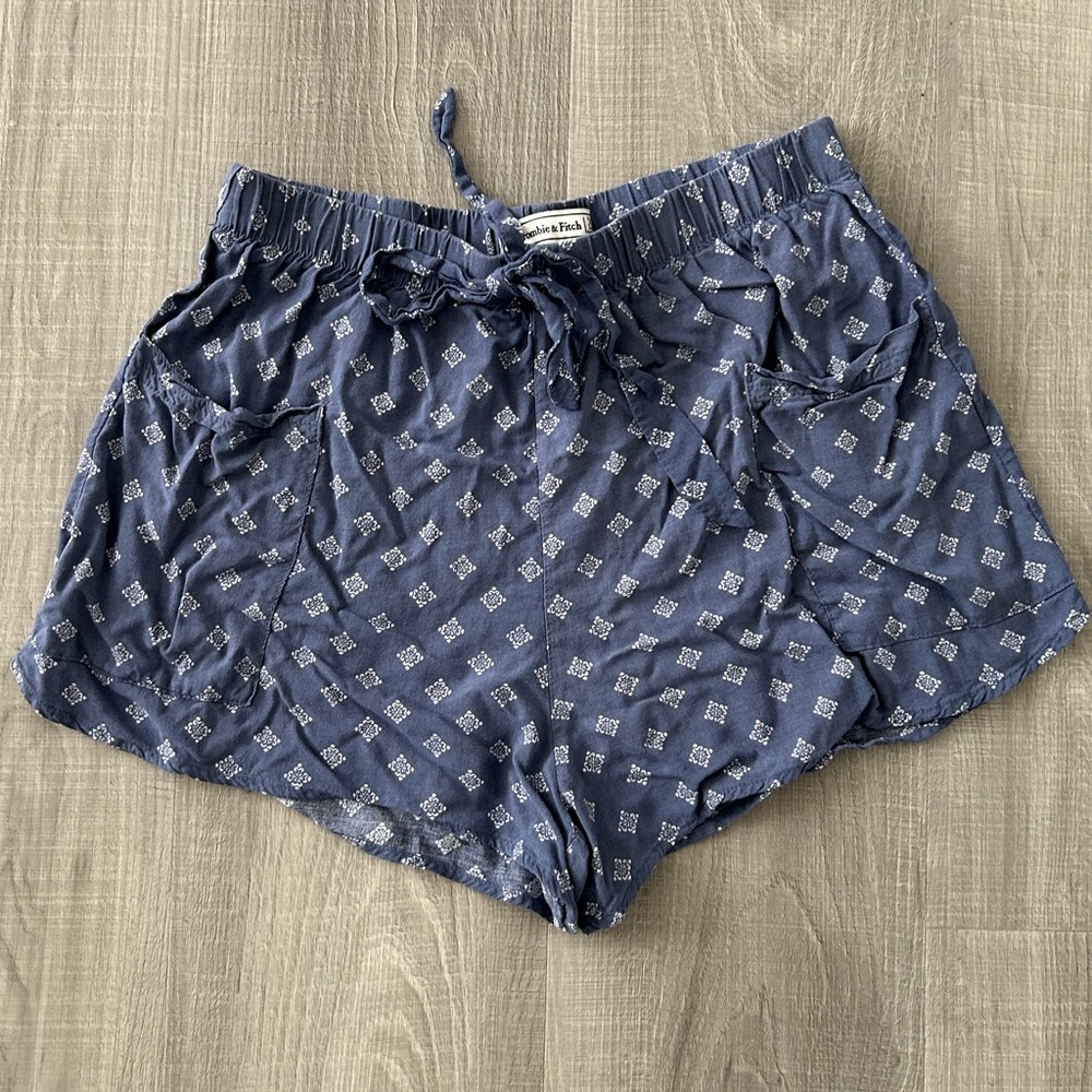 Abercrombie print lightweight flowy shorts